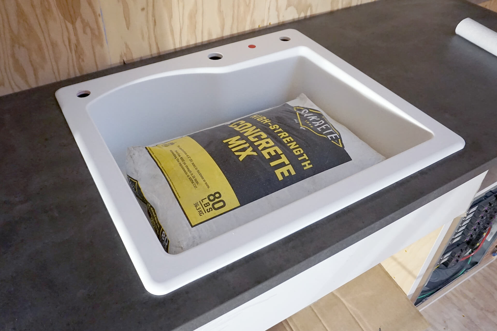 Kitchenette photo number 36.