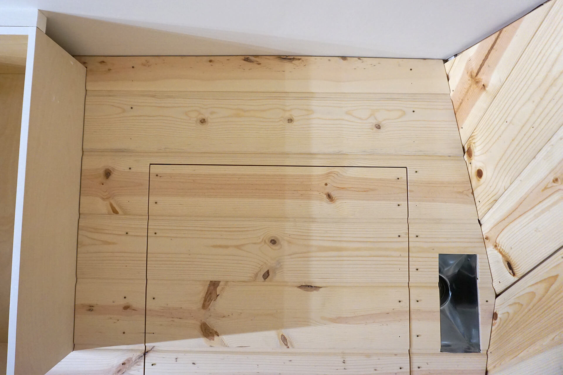 Kitchenette photo number 57.