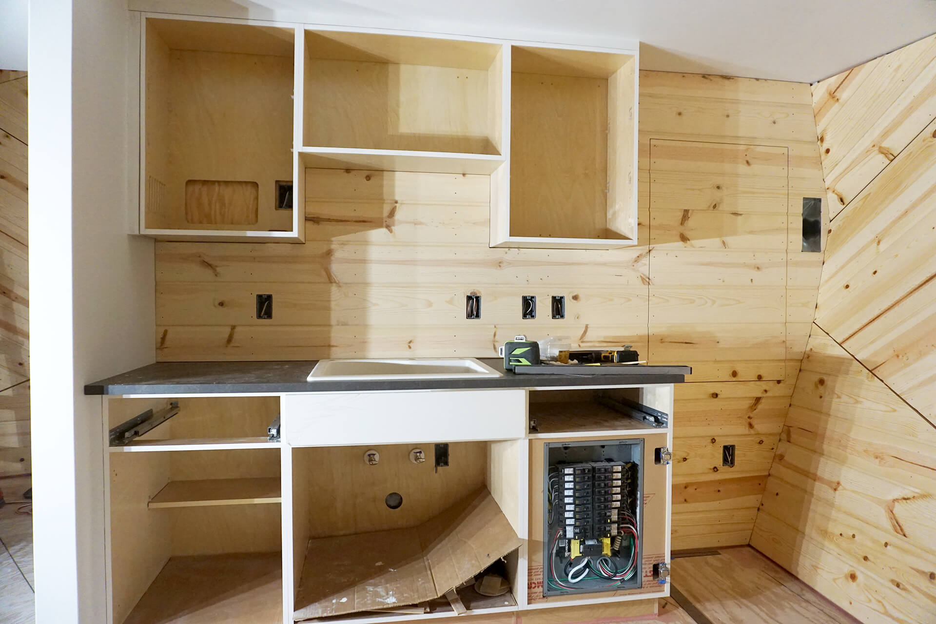 Kitchenette photo number 73.