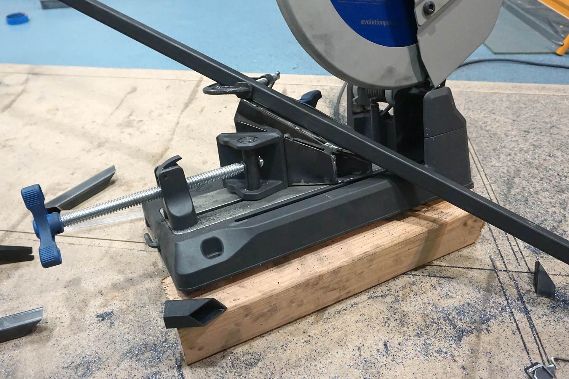 Metalwork railing photo number 32.