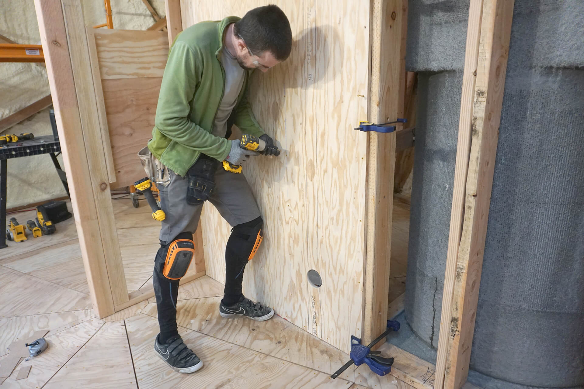 Room framing subfloor photo number 15.
