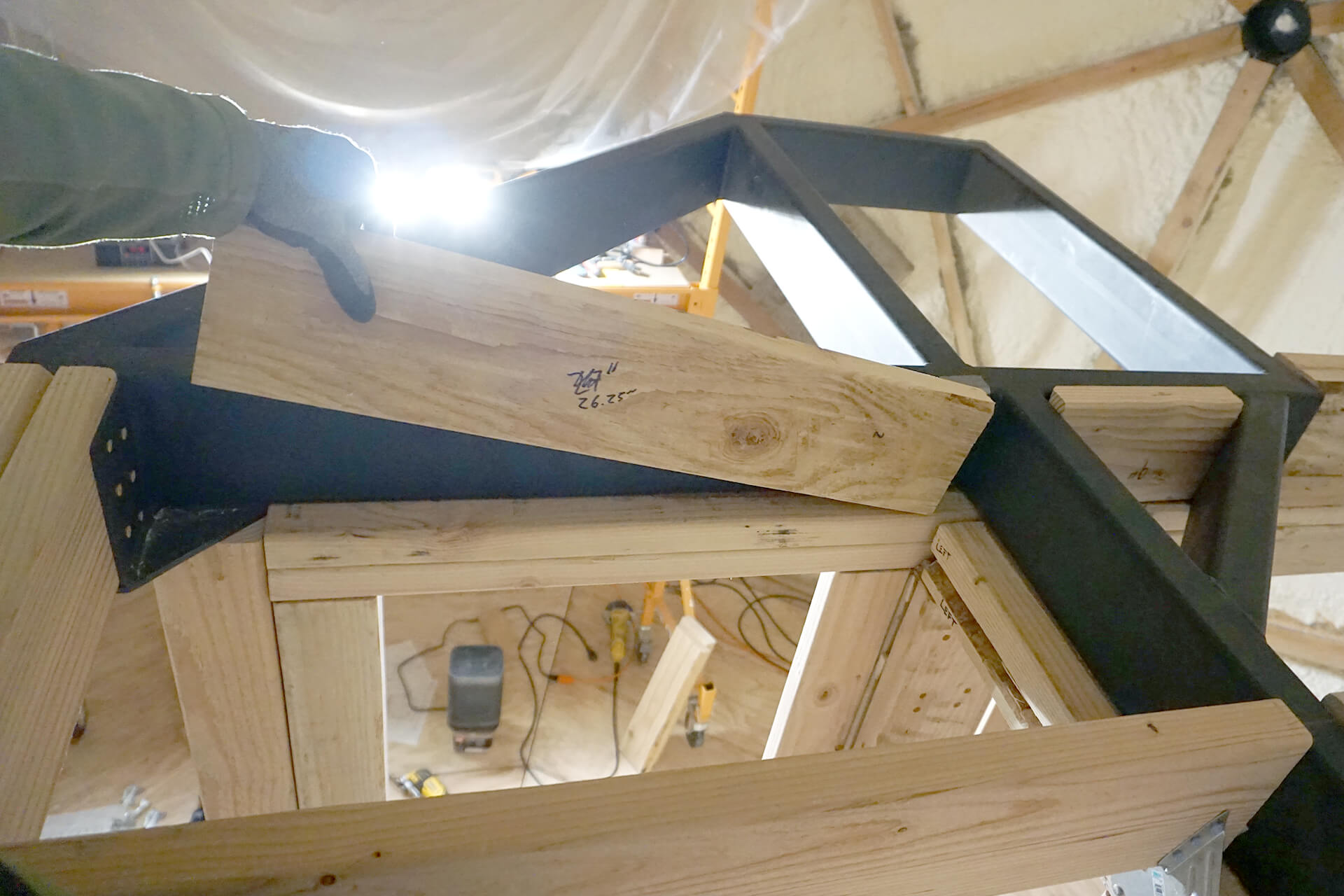 Room framing upper floor photo number 14.