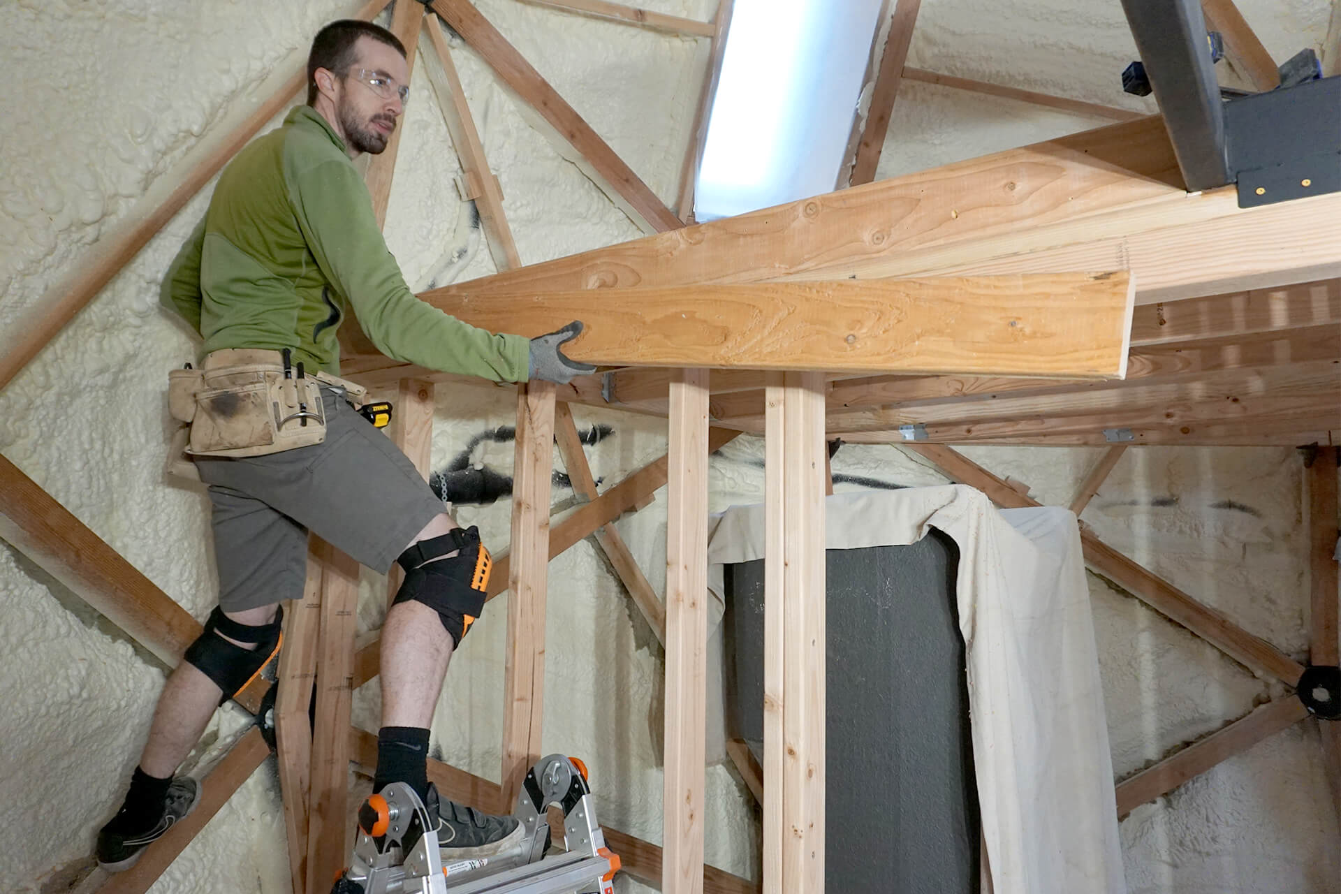 Room framing upper floor photo number 18.