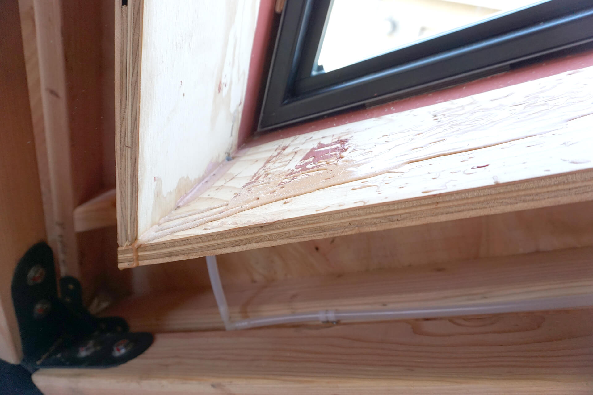 Underfloor photo number 08.