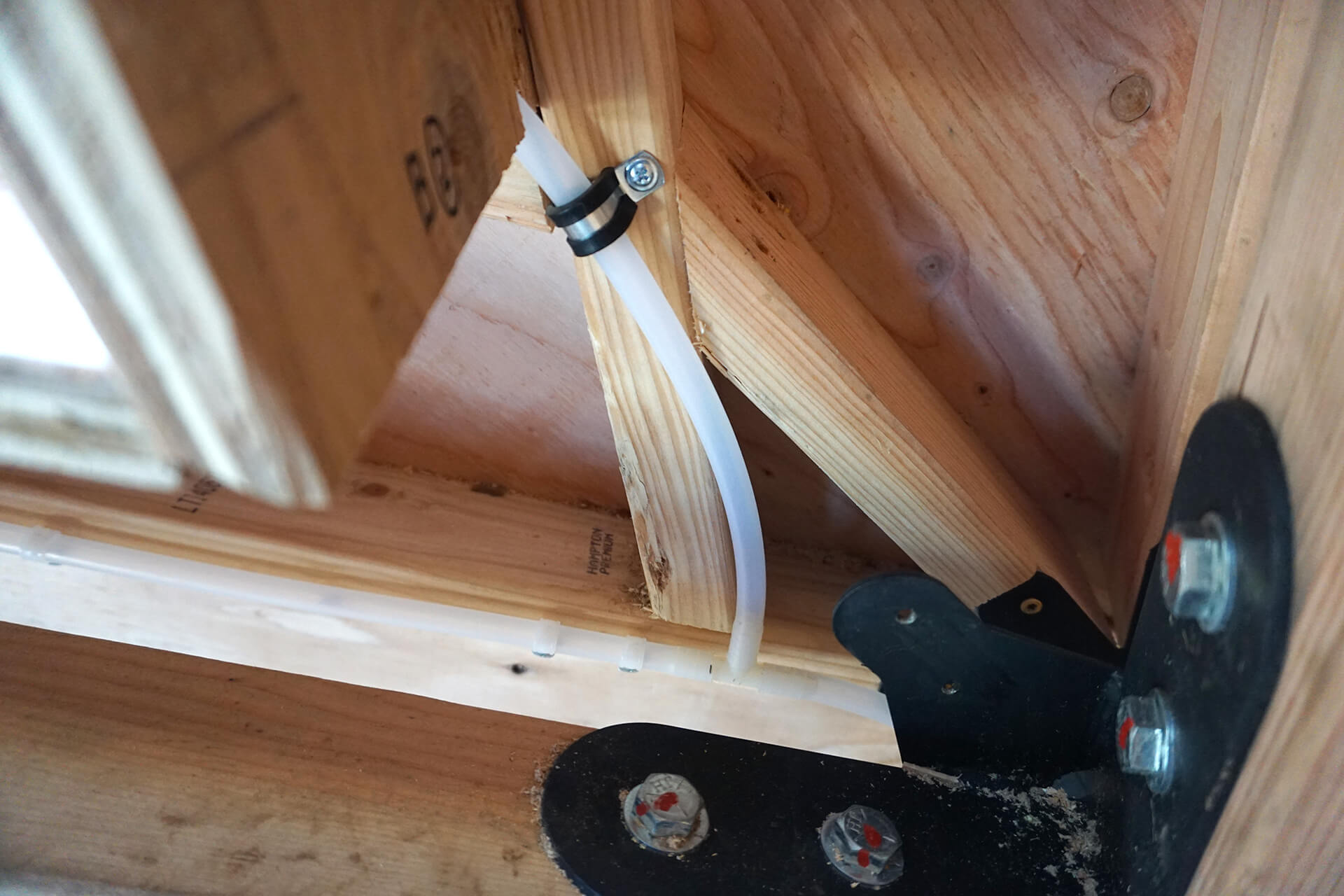 Underfloor photo number 10.